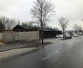 Bild: wro
Auf die überdachten Stellplätze am künftigen Park- & Ride-Parkplatz im Umfeld des Bahnhofs müssen die Nutzer noch einige Zeit warten. Derzeit hofft die Gemeinde Wiesau auf eine Förderung für die geplante Photovoltaik-Anlage auf den Dächern der Parkflächen.