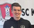 Archivbild: Marcel Lohner/exb
"Bobby" Bafra (Mitte) wird neuer Trainer beim SC Kirchenthumbach. Sehr zur Freude von SC-Abteilungsleiter Marcel Lohner (links) sowie Vorsitzendem Josef Reisner.