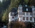 Bild: Daniel Vogl/dpa/Archivbild
Außenansicht des ehemaligen Gasthofs Fels.