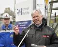 Archivbild: Petra Hartl
Horst Ott (rechts) bei einem Aktionstag der IG Metall für die Zukunft der Arbeitsplätze im Rohrwerk Maxhütte in
Sulzbach Rosenberg.