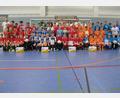 Bild: khg
Die Mannschaften der Hallen-Fußball-Landkreismeisterschaft der Grundschul-Jungen (von links): 1. Vilseck I, 2. Hahnbach, 3. Auerbach, 4. Poppenricht und 5. Vilseck II .
