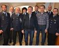 Bild: jr
Mehrere Mitglieder hat die Feuerwehr Neudorf-Rosenbühl für langjährige Mitgliedschaft und langjährigen Dienst geehrt. Im Bild (von links) Franz Stock, Bürgermeister Max Bindl, Kommandant Martin Wölfl, Johanna Pfohl, Franz Zinnecker, Vorsitzender Andreas Häckl, Josef Zinnecker, Gerhard Pfohl und Christian Wölfl.