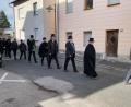 Bild: ige
Im Schweigemarsch ging es in die Innenstadt, um dort sechsmal Station zu machen bei sauren Heringen und Bier.