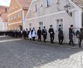 Bild: bö
Gstandn und majestätisch zugleich war der Fischzug in Schmidmühlen: 63 Teilnehmer in Frack und Zylinder waren heuer von Anfang an dabei.