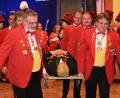 Bild: gf
Es kam, wie es kommen musste. Prinz Henner I. wurde beim Kehraus der Narrhalla Rot-Gelb Amberg feierlich zu Grabe getragen.