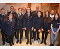 Bild: jr
Neuwahlen gab es bei der Feuerwehrjugend Konnersreuth. Im Bild (von links) Kommandant Stefan Kreuzer, Jugendwartin Carina Hart, Feuerwehr-Vorsitzender Sven Jäger, Anna Sölch, Zweiter Bürgermeister Stefan Siller, Jugendsprecherin Marie Hofmann, Kreisjugendwart Wolfgang Bauer, Jule Hofmann, Ida Rosner, Jugendbeauftragter Manuel Ernst und Lena Richtmann.