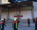 Bild: rab
Freihunger Feuerwehrleute üben das Abseilen einer Person in der Schleifkorbtrage auf dem Gelände der Firma Strobel Quarzsand.