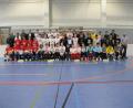 Bild: khg
Die vier erstplatzierten Jungen-Mannschaften der Hallen-Fußball-Landkreismeisterschaft sowie Offizielle stellten sich für ein gemeinsames Foto auf.