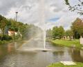 Bild: Hergen Schimpf/exb
Der Ende 2021 eröffnete Mühlbachpark ist Teil des Projektes „Stadt im Wasser – Der Blaue Ring“, mit dem Tirschenreuth die innerstädtische Lebens- und Aufenthaltsqualität weiter verbessern möchte.