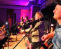 Bild: stg
300 Fans kamen am Freitag in das Foyer der Mehrzweckhalle Kemnath, um das ausverkaufte Unplugged-Konzert der Troglauer Buam zu sehen.
