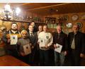 Bild: tok
Gratulation an treue Mitglieder. Von links Markus König (10 Jahre), Edda Punzmann (25), Markus Kulikow (Schützenmeister), Bernhard Weidner (35), Josef Schmid (35), Peter Kulikow (35), Karl Schedl (35) und Bürgermeister Rudolf Schopper.