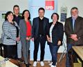 Bild: Josef Götz/exb
Beim SPD-Aschermittwoch (von links): MdB Marianne Schieder, Listenkandidat für den Landtag Martin Bauer, Bezirkstagskandidatin Karin Frankerl, Landtagskandidat Peter Wein, Ortsvorsitzende Lisa Wilhelm sowie Kreis- und Stadtrat Armin Schärtl.