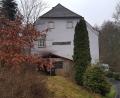Bild: wb
Das Ortsrichterstüberl in Drahthammer bei Reuth bei Erbendorf war im Oktober 2022 am Amtsgericht Weiden unter den Hammer gekommen. Am Mittwoch sollte der Käufer des historischen Gebäudes verkündet werden, jedoch verschiebt sich der Termin erneut.