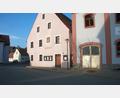 Archivbild: wro
Die Versicherungssumme für das historische Rathaus in Falkenberg würde rund 1,27 Millionen Euro betragen. Um Elementarschäden abdecken zu können, wäre ein Beitrag von insgesamt rund 4670 Euro fällig. Das Anwesen wurde vorläufig ausgeklammert.