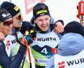 Bild: Daniel Karmann/dpa
Albert Kuchler (Zweiter von rechts) feiert mit seinen Staffelkollegen den Bronze-Coup von Planica. Der Athlet aus Lam war Startläufer.