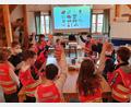 Bild: sche
"Früh übt sich, was ein Meister werden will": Spielend bereitet sich die Kinderfeuerwehr der FFW Freudenberg-Wutschdorf vor, einmal in die Fußstapfen ihrer Eltern zu treten.