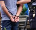 Symbolbild: Johannes Neudecker/dpa
Die Handschellen der Bundespolizei aus Waidhaus klickten am Wochenende insgesamt fünfmal. Die deutsche Justiz suchte die Männer wegen verschiedener vergehen per Haftbefehl.