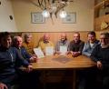 Bild: gis
Von links: Wanderwart Markus Prechtl, erster Vorstand Edwin Prechtl, die Geehrten Anni Raab, Manfred Schinner, Bernhard Koller, zweiter Vorsitzender Alfons Sandner, Bürgermeister Franz Tauber.