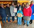 Bild: Evi Rauch/exb
Auf die Neuauflage der Solibrot-Aktion freuen sich (von links) Marianne Trettenbach, Maria Pilhofer Erika Beer, Evi Rauch, Josefine Bittner, Johanna Lang, Eveline Strobel und Kerstin Aufschneider.