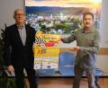 Bild: usc
Rainer Liermann (rechts) vom Jobcenter Amberg-Sulzbach, Vorsitzender des Arbeitskreises Bildung und Arbeit des Interkommunalen Bündnisses für Migration und Integration, und ISE-Bildungskoordinator Peter Blendowski rechnen wieder mit einer sehr guten Resonanz bei der zweiten Job- und Bildungsmesse „JoBi.regional“.