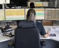 Archivbild: scm
Eine Disponentin sitzt in ILS Nordoberpfalz in Weiden und nimmt Anrufe von Hilfesuchenden entgegen. Derzeit läuft die Suche nach einem Standort für die neue Rettungsleitstelle.