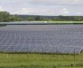 Symbolbild: Petra Hartl
Einen Bürgersolarpark – wie hier auf diesem Symbolbild – favorisiert die Gemeinde Neusorg auf einer Fläche südöstlich von Wernersreuth.