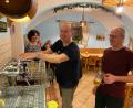 Bild: Kappl, Andreas [kap]
Küche, Bedienung und Ausschank: Brigitte Kreinhöfner, Andreas Egeter und Christian Käs hatten gut zu tun.
