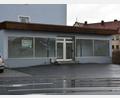 Bild: jr
Bei der Erstellung eines Integrierten Städtebaulichen Entwicklungskonzepts (Isek) für die Stadt Mitterteich soll die Beseitigung von Leerständen eine zentrale Rolle spielen. Hier im Bild ein ungenutztes Gebäude an der Wiesauer Straße, wo viele Jahre lang ein Reisebüro untergebracht war.