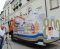 Archivbild: Gabi Schönberger
Der Aufbau des Festwagens zum 800-jährigen Jubiläum der Stadt Neustadt wird verschrottet.