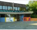 Bild: Portner
Der Leerstand „Hauptschule Schönsee“ wird im Stadtrat als Möglichkeit für eine „Außenstelle“ des Kinderhauses diskutiert.