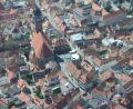 Luftbild: Bernd Georgi
Die Amberger Altstadt aus der Luft, zentral unten der Marktplatz. Auf zahlreichen Dächern könnten bald Photovoltaikanlagen ihren Dienst tun.