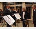 Bild: ubb
Wolfgang Gaag bekam von seinen Musikerkollegen den Klassik Echo Preis, der dem Ensemble 2016 verliehen wurde. "Bei dir ist er am besten aufgehoben", entschieden die Freunde in einer rührenden Szene am Ende des Abschiedskonzertes.