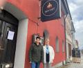 Bild: ck
Nicole und Ingrid Albrecht suchen einen neuen Pächter für die Traditionsgaststätte "Behringer". Das Wirtshaus ist vorübergehend geschlossen, weil auch Renovierungsarbeiten anstehen.
