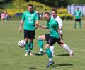 Archivbild: gau
Riedens Florian Holfelder (vorne) verletzte sich im Spiel gegen Tabellenführer FC Kosova Regensburg und musste in ein Krankenhaus gebracht werden.
