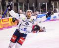 Bild: Werner Moller
Ab Freitag zählt's: Im Play-off-Achtelfinale gegen die Füchse Duisburg wollen die Blue Devils Weiden weiter so jubeln wie in dieser Szene Robert Hechtl beim Erfolg über Deggendorf in der Hauptrunde.