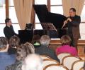 Bild: wel
Viktor Soos am Klavier und Sergio Sanchez mit der Oboe gaben im Schlosssaal ein Konzert. Sie präsentierten Werke aus verschiedenen Epochen.