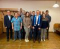 Bild: bö
Die CSU Ebermannsdorf-Pittersberg wählt e9inen neuen Vorstand (von links): Bezirksrat Martin Preuss, Ingo Wiesgickl-Lasser, Jürgen Rieger, Stephan Mandl, Thomas Krybus, Julia Meidinger, Jörn Henseleit, Thomas Wiedenbauer, Vorsitzender Erich Meidinger, Hubert Harrer, Christine Augsberger, Johann Bauer und Christian Götz.