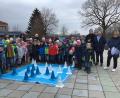 Bild: Mösbauer/exb
Übergabe der Spiele an die Schüler mit Christine Schneider, Wolfgang Biegerl und Andreas Sorgenfrei (von links)