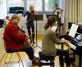 Bild: gac
Das methodische und technisch richtige Üben ist ein wesentlicher Bestandteil des professionellen Musizierens. Hier wurde es von Schülern vorgeführt.