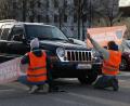 Symbolbild: mib
Klimakleber der "Letzten Generation" blockierten am Freitagmorgen eine Kreuzung nahe der Regensburg Arcaden.