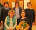 Bild: exa
Susanne Lehner (sitzend, rechts) referierte beim Mütterverein Pullenreuth zum Thema „Palliativ oder Hospiz“. Mit auf dem Bild (stehend, von links) Zweite Bürgermeisterin Christa Bayer, Hannelore Pschörer und Irene Ritter sowie Vorsitzende Anni König (sitzend, links).