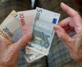 Bild: Marijan Murat/dpa
Rentner erhalten ab Juli mehr Geld.