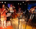 Bild: Kunz
Die einzelnen Gruppen demonstrieren, was sie während des Jazz-Seminars einstudiert haben.