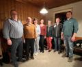 Bild: vsr
Der neue Vorstand des TSV Krummennaab setzt sich aus Wolfgang Bauer (von links), Reinhard Naber, Silke Moller, Manuela Kucich, Bürgermeisterin Marion Höcht, Markus Egeter und Christopher Moller zusammen.