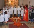 Bild: jr
Im Bild alle 14 Teilnehmer des Passionsspiel in der Pechbrunner Kirche Herz Jesu mit Leiterin Doris Reiß (hinten links). Eindrucksvoll wurde beim Kinderkreuzweg das Leiden Jesu in Szene gesetzt und gebetet.