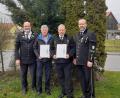 Bild: wku
Der Vorsitzende des Bergknappenvereins Königstein, Manfred Stollner, die geehrten Walter Brunner und Richard Luber sowie der Landesverbandsvorsitzende Armin Kraus (von links).