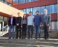 Bild: Stiftland-Gymnasium/exb
Schulleiter Matthias Weiser (rechts) und Personalratsvorsitzender Tobias Lang (links) begrüßten die Neuzugänge (von links) Gabriel-Jonas Jessen, Miriam Wirsing, Dr. Fabian Hofmann und Fabian Schaumberger.