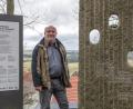 Bild: Susanne Forster
Geograph Martin Füßl aus Parkstein im Landkreis Neustadt/WN ist fasziniert von der Erdgeschichte und kennt sich auch mit der Oberpfalz aus. Bei einem Ausflug am Geopfad in Parkstein erklärt er, warum sich in unserer Region Granite, Basalt und weitere Gesteine gebildet haben.