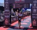 Bild: Pollert
Stephan Pollert bei der Zielankunft: Der Triathlet aus Pressath siegte beim Mitteldistanz-Ironman auf Hawaii die Altersklasse M60 und qualifizierte sich für die WM in Finnland..