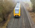 Bild: Hösamer
Die Bahnstrecke Hof-Schwandorf-Regensburg (hier bei Schwandorf) soll elektrifiziert werden. Dafür soll bei Ponholz die Gleistrasse verlegt werden.